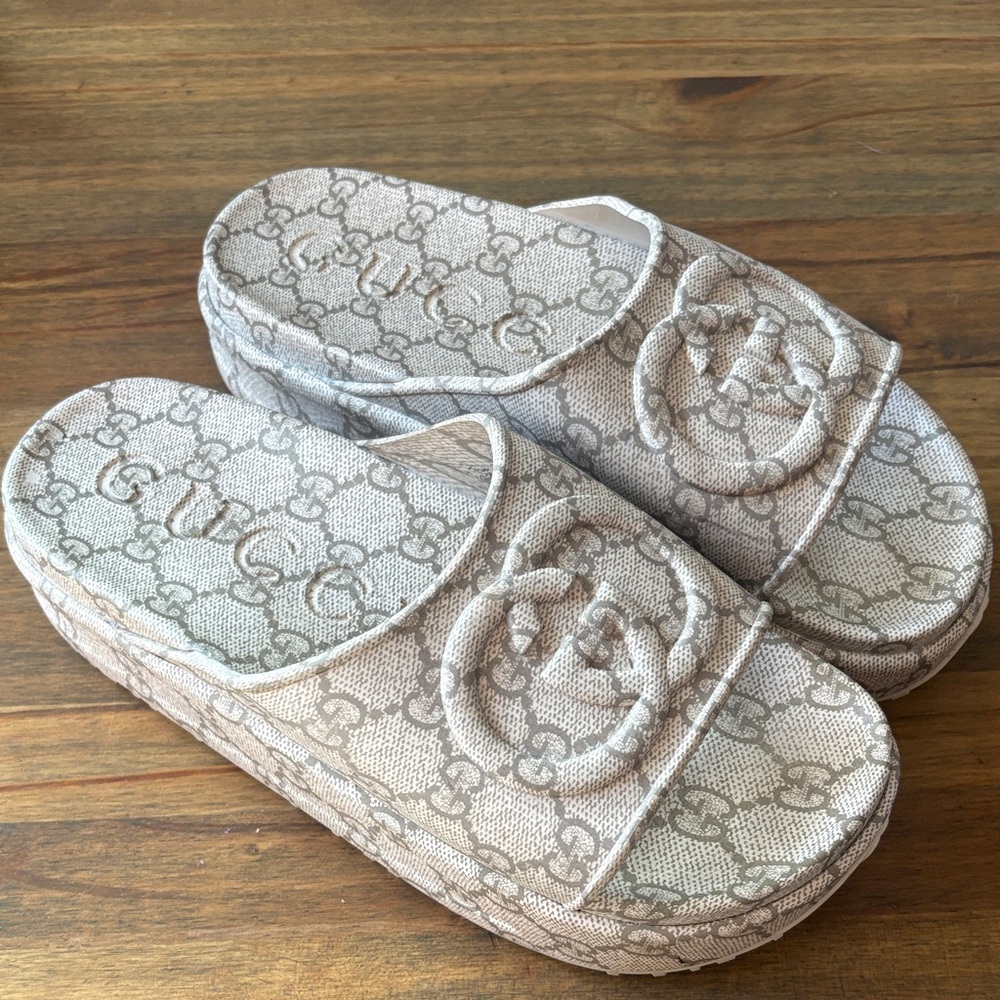 Gucci Neutral GG rubber Platform Slides with Signature Logo